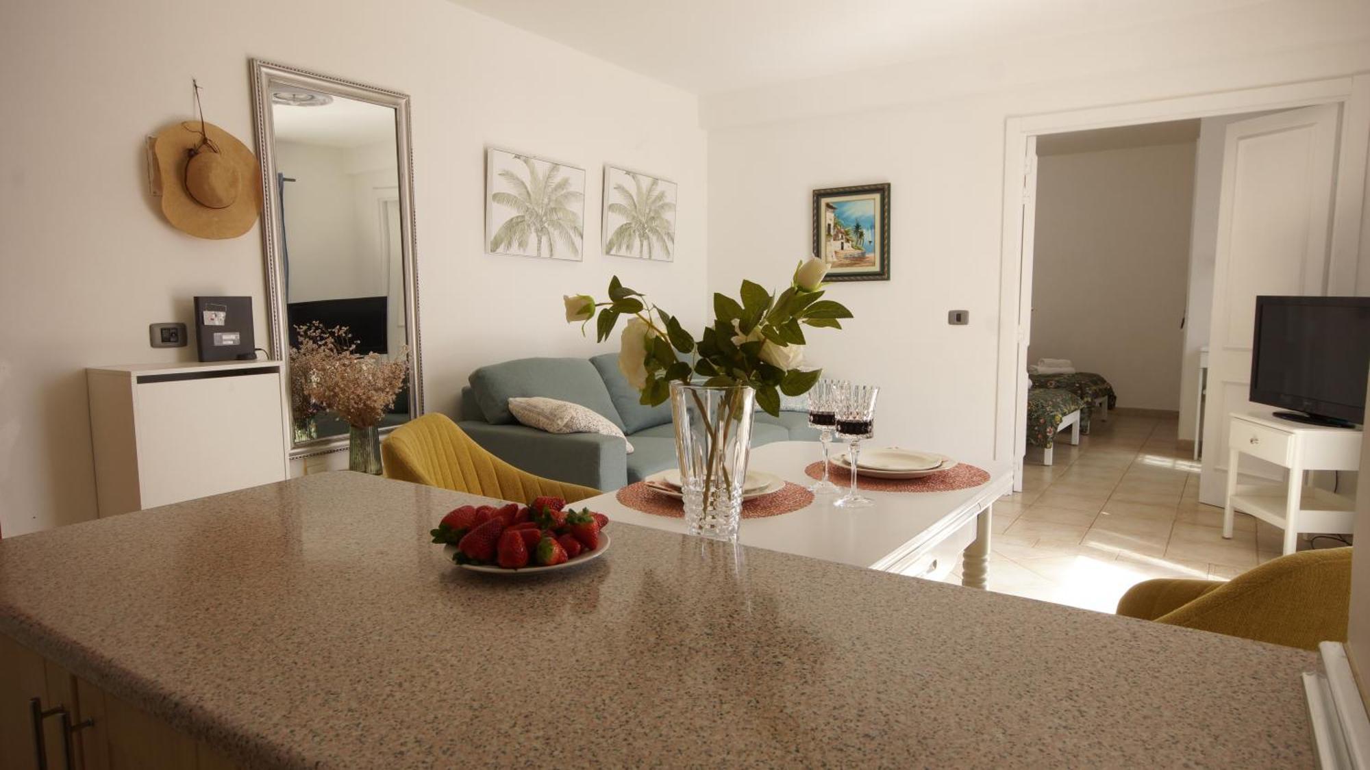 Apartamento Familiar Con Piscina Con Wi Fi En Los Cristianos Los Cristianos  Exterior photo