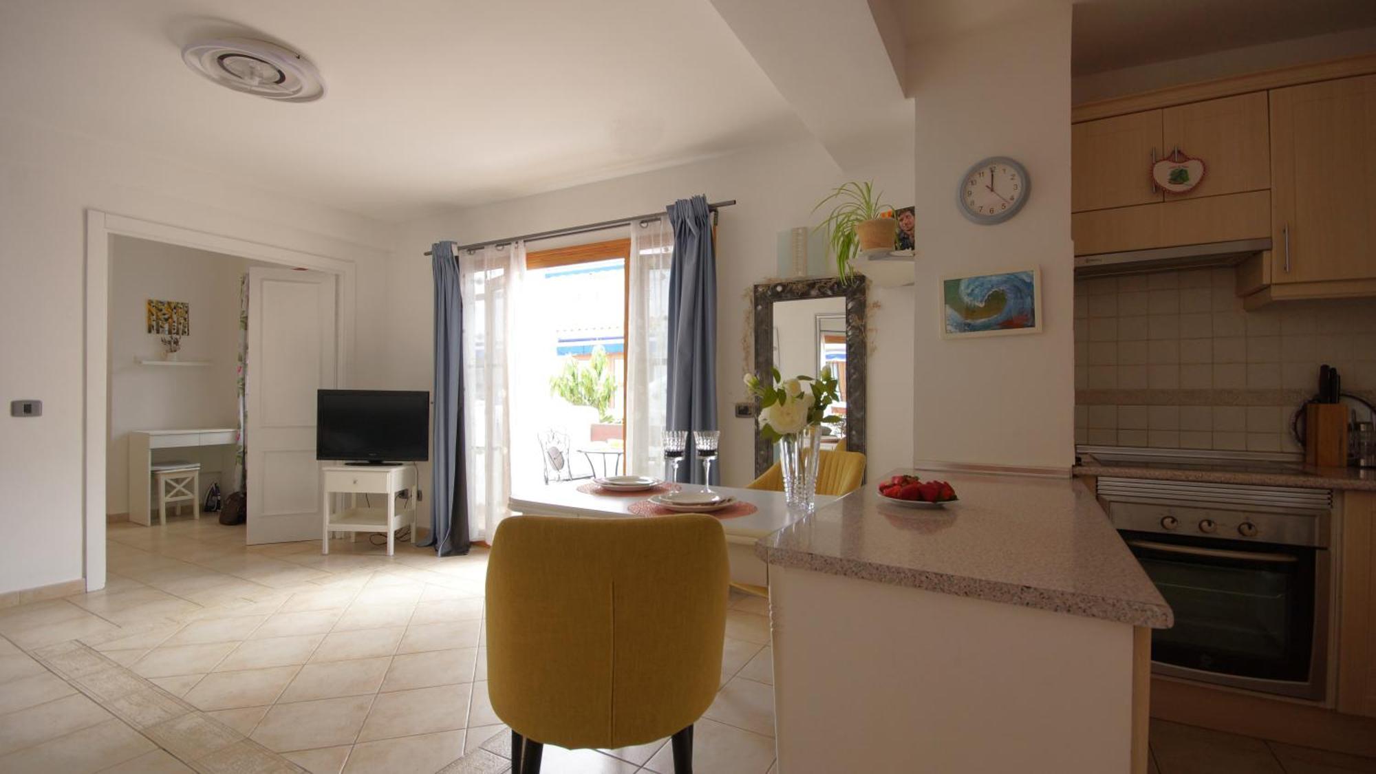 Apartamento Familiar Con Piscina Con Wi Fi En Los Cristianos Los Cristianos  Exterior photo
